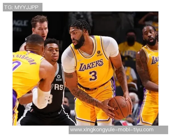 无解门神陈威全场扑救11次媒体评分满分10分表现惊艳