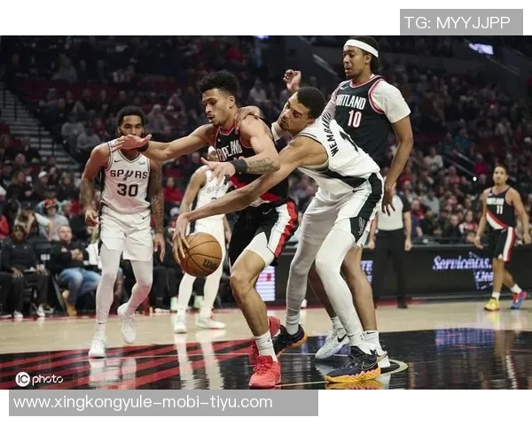 NBA精彩回顾马刺战胜狼队雷霆压制热火勇士轻松战胜黄蜂开拓者力克湖人 NBA精彩回顾马刺战胜狼队雷霆压制热火勇士轻松战胜黄蜂开拓者力克湖人